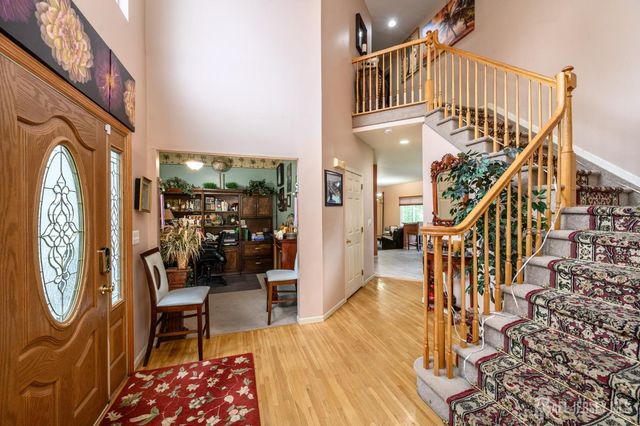 2 Garden Hills Drive, Franklin, NJ 08873