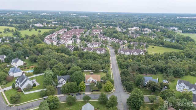 2 Garden Hills Drive, Franklin, NJ 08873
