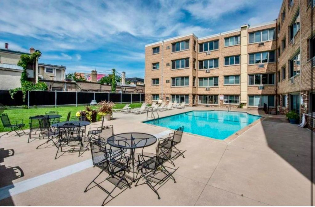 2727 W 43rd Street 102, Minneapolis, MN 55410