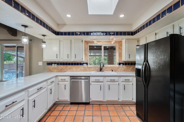 6901 N Ozona Drive, Tucson, AZ 85718