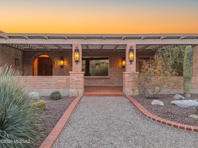 6901 N Ozona Drive, Tucson, AZ 85718