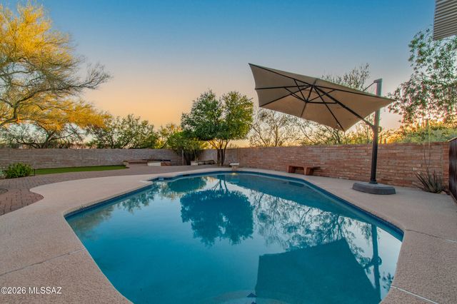 6901 N Ozona Drive, Tucson, AZ 85718