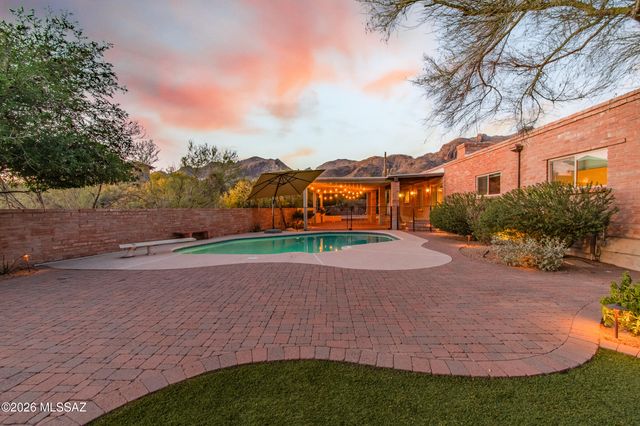 6901 N Ozona Drive, Tucson, AZ 85718