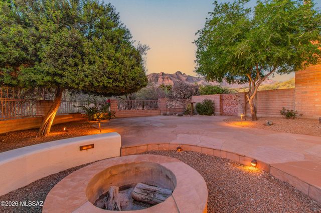 6901 N Ozona Drive, Tucson, AZ 85718