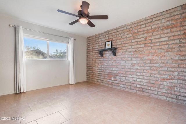 6901 N Ozona Drive, Tucson, AZ 85718