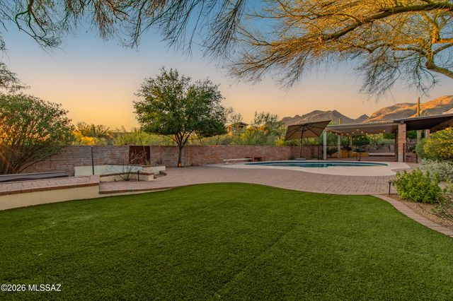 6901 N Ozona Drive, Tucson, AZ 85718