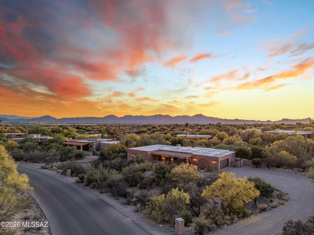 6901 N Ozona Drive, Tucson, AZ 85718