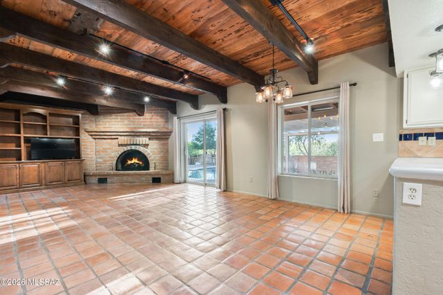 6901 N Ozona Drive, Tucson, AZ 85718