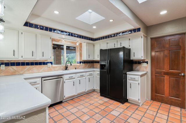 6901 N Ozona Drive, Tucson, AZ 85718