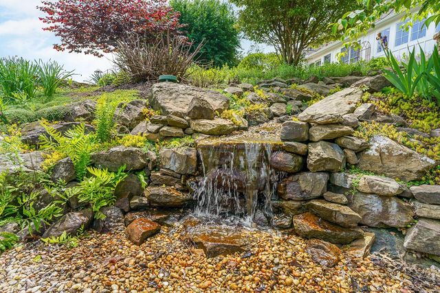 6008 Shala Circle, Nashport, OH 43830