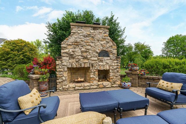 6008 Shala Circle, Nashport, OH 43830