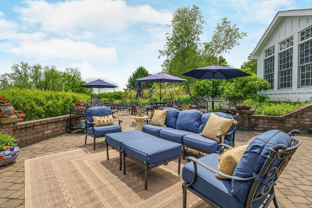 6008 Shala Circle, Nashport, OH 43830