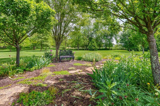 6008 Shala Circle, Nashport, OH 43830