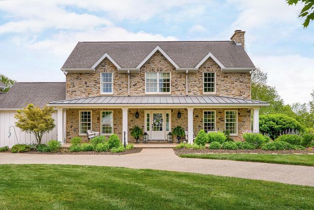 6008 Shala Circle, Nashport, OH 43830