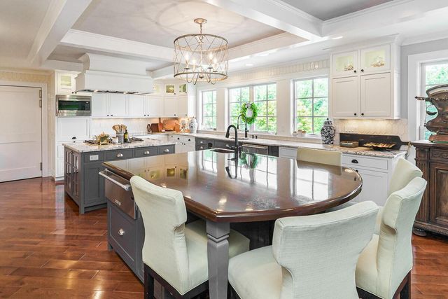 6008 Shala Circle, Nashport, OH 43830