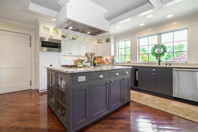 6008 Shala Circle, Nashport, OH 43830