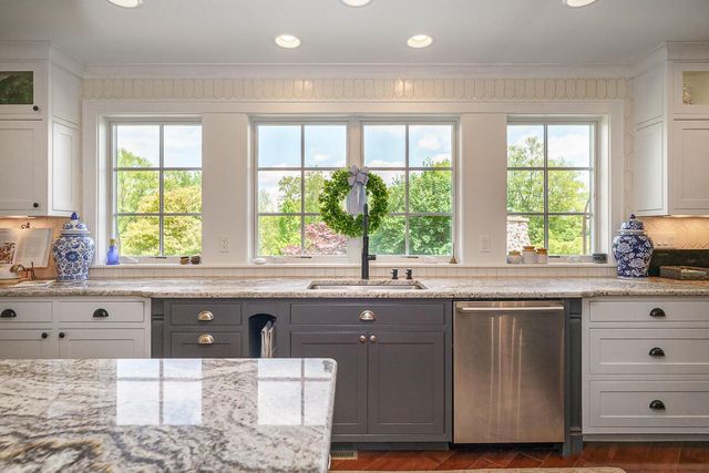 6008 Shala Circle, Nashport, OH 43830