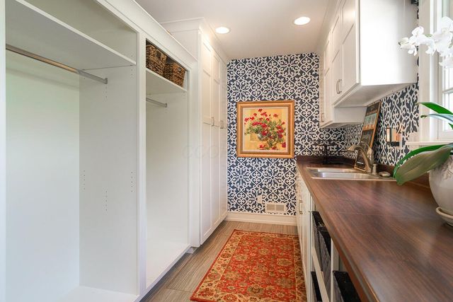 6008 Shala Circle, Nashport, OH 43830