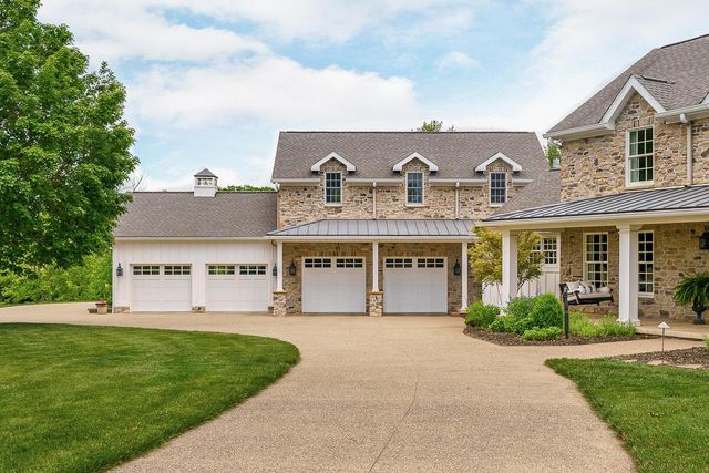 6008 Shala Circle, Nashport, OH 43830