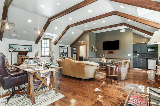 6008 Shala Circle, Nashport, OH 43830