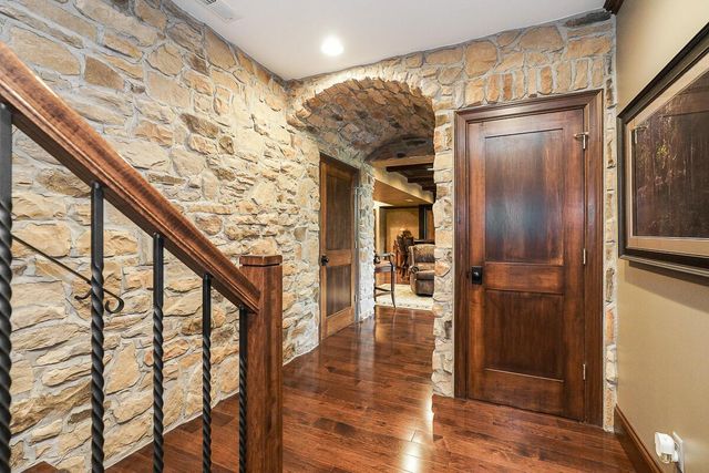 6008 Shala Circle, Nashport, OH 43830