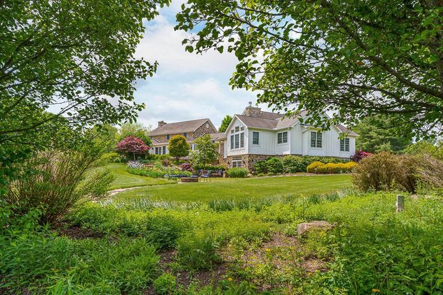 6008 Shala Circle, Nashport, OH 43830