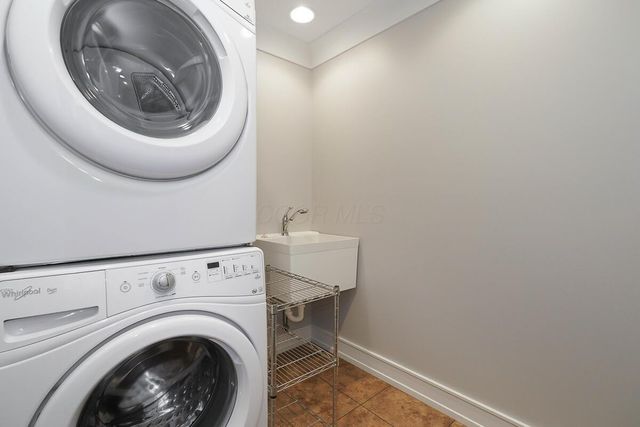 6008 Shala Circle, Nashport, OH 43830