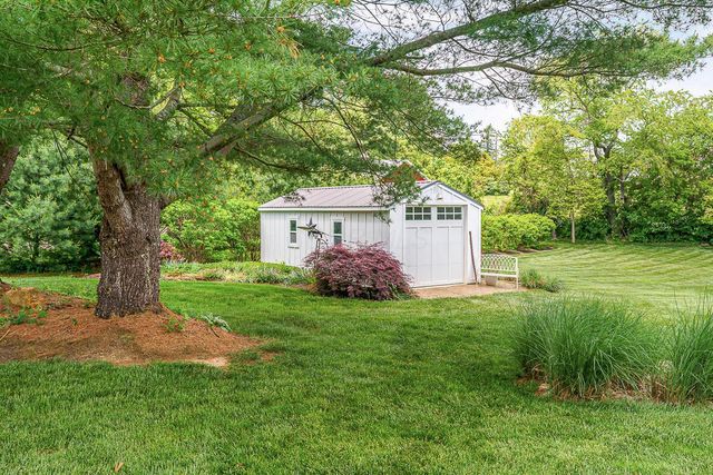 6008 Shala Circle, Nashport, OH 43830