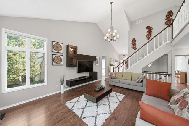 13476 Granada Avenue, Apple Valley, MN 55124