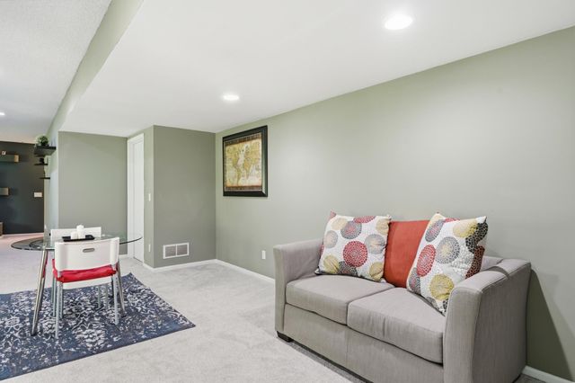 13476 Granada Avenue, Apple Valley, MN 55124
