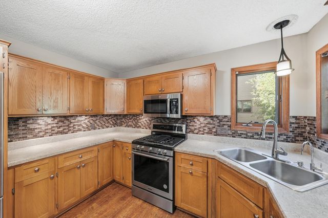 13476 Granada Avenue, Apple Valley, MN 55124