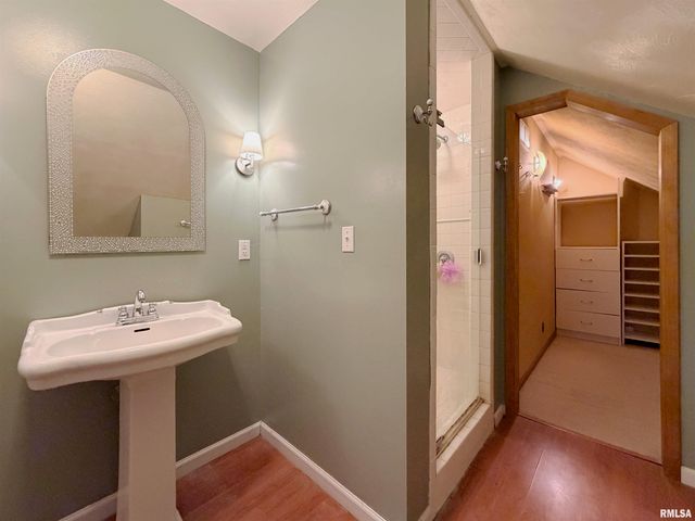 2008 W CLARKE Avenue, West Peoria, IL 61604