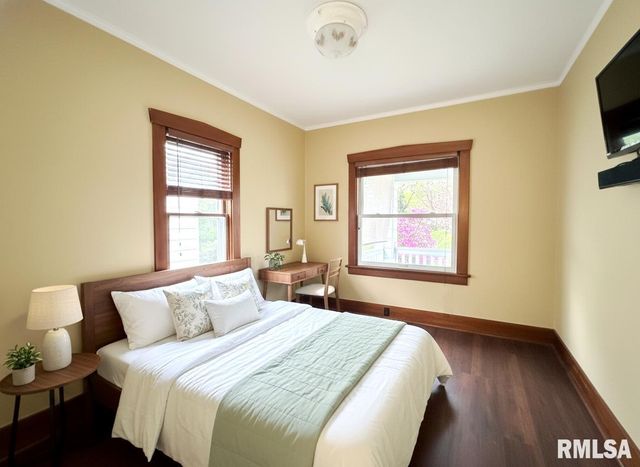 2008 W CLARKE Avenue, West Peoria, IL 61604