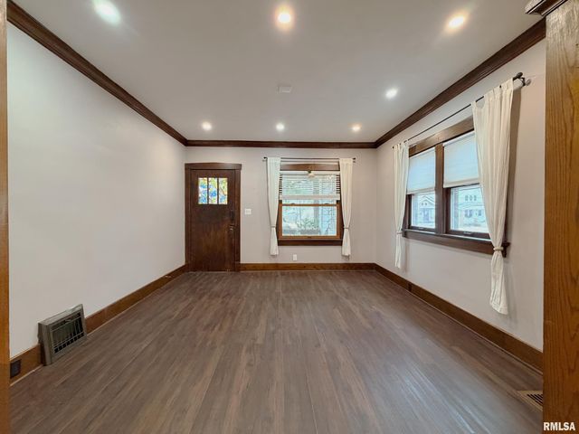 2008 W CLARKE Avenue, West Peoria, IL 61604