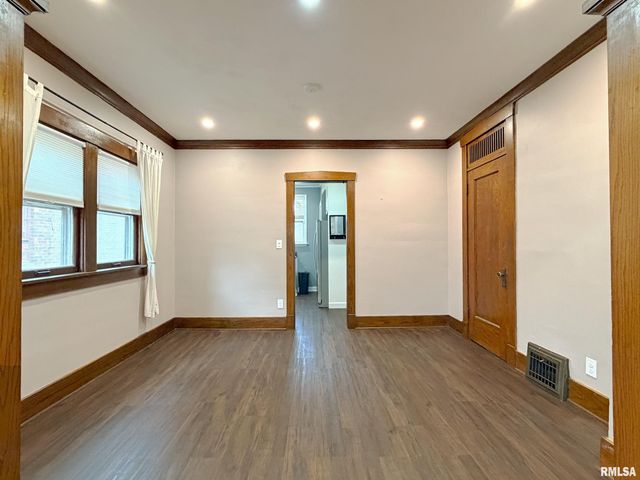 2008 W CLARKE Avenue, West Peoria, IL 61604