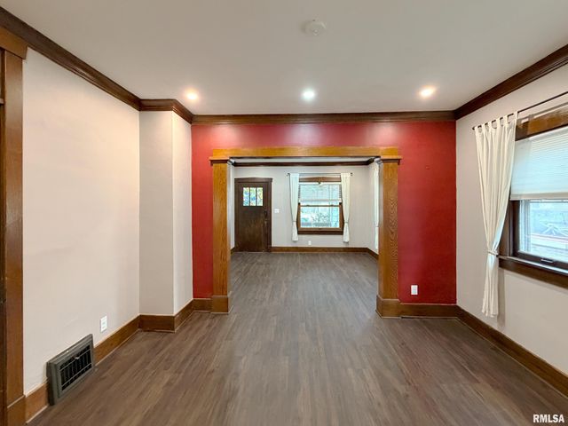 2008 W CLARKE Avenue, West Peoria, IL 61604