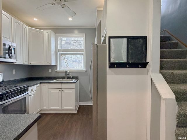 2008 W CLARKE Avenue, West Peoria, IL 61604