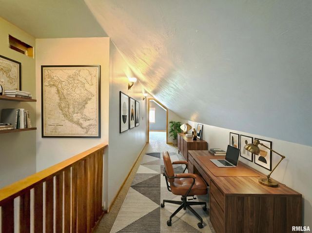 2008 W CLARKE Avenue, West Peoria, IL 61604