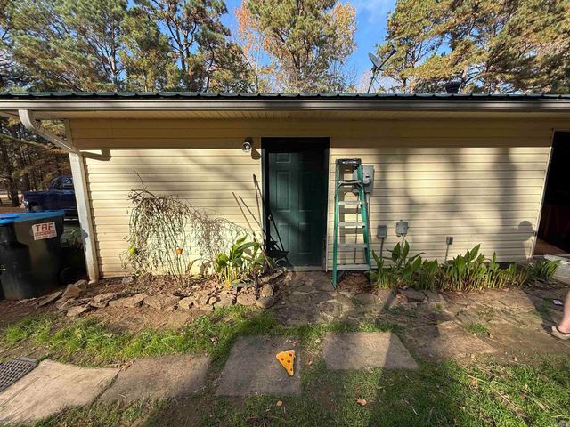 5 Crystalwood Drive, Mayflower, AR 72106