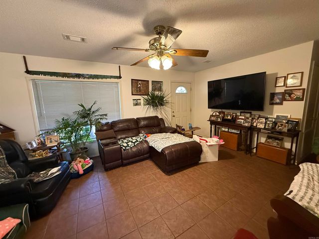 5 Crystalwood Drive, Mayflower, AR 72106