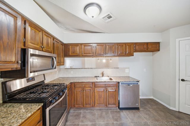 4508 S Ironwood Avenue, Broken Arrow, OK 74011