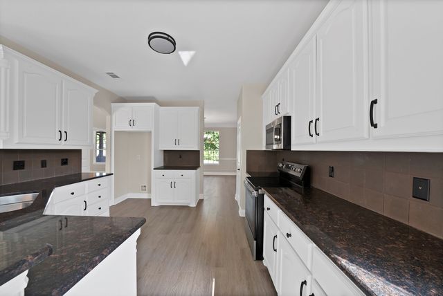 2770 S Lakeview Drive, Cedar Hill, TX 75104