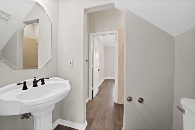 2770 S Lakeview Drive, Cedar Hill, TX 75104