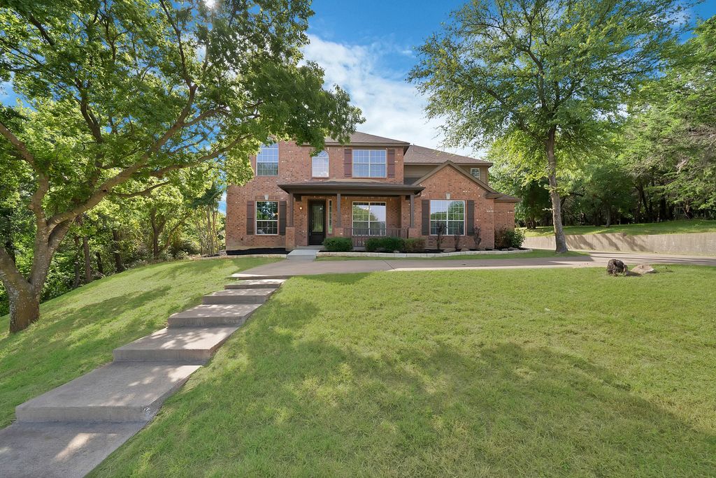 2770 S Lakeview Drive, Cedar Hill, TX 75104