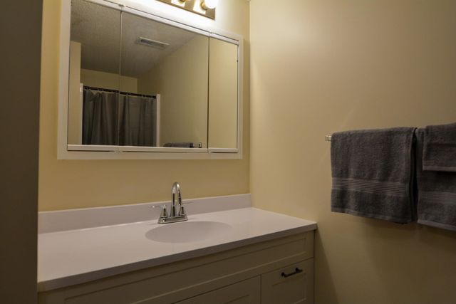 11526 W Jewell St., Wichita, KS 67209