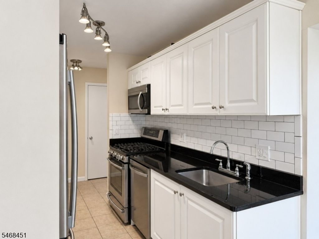 14 River Rd k, Nutley Twp., NJ 07110 — photo 5