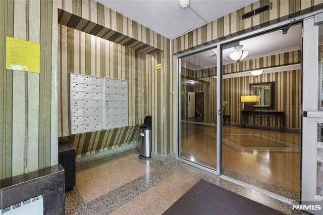 2320 Linwood Avenue 1F, Fort Lee, NJ 07024