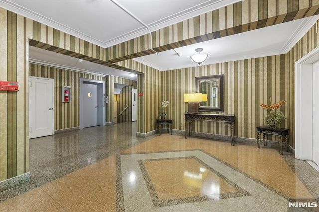 2320 Linwood Avenue 1F, Fort Lee, NJ 07024