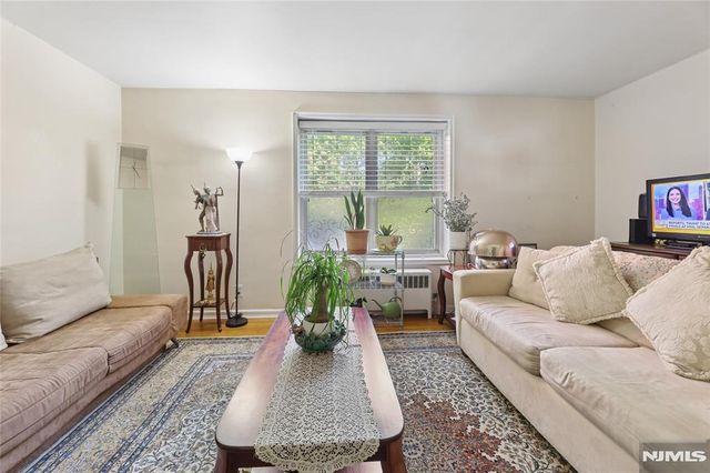 2320 Linwood Avenue 1F, Fort Lee, NJ 07024