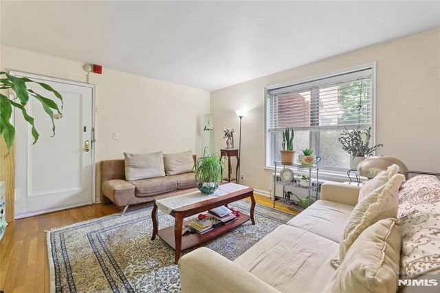 2320 Linwood Avenue 1F, Fort Lee, NJ 07024